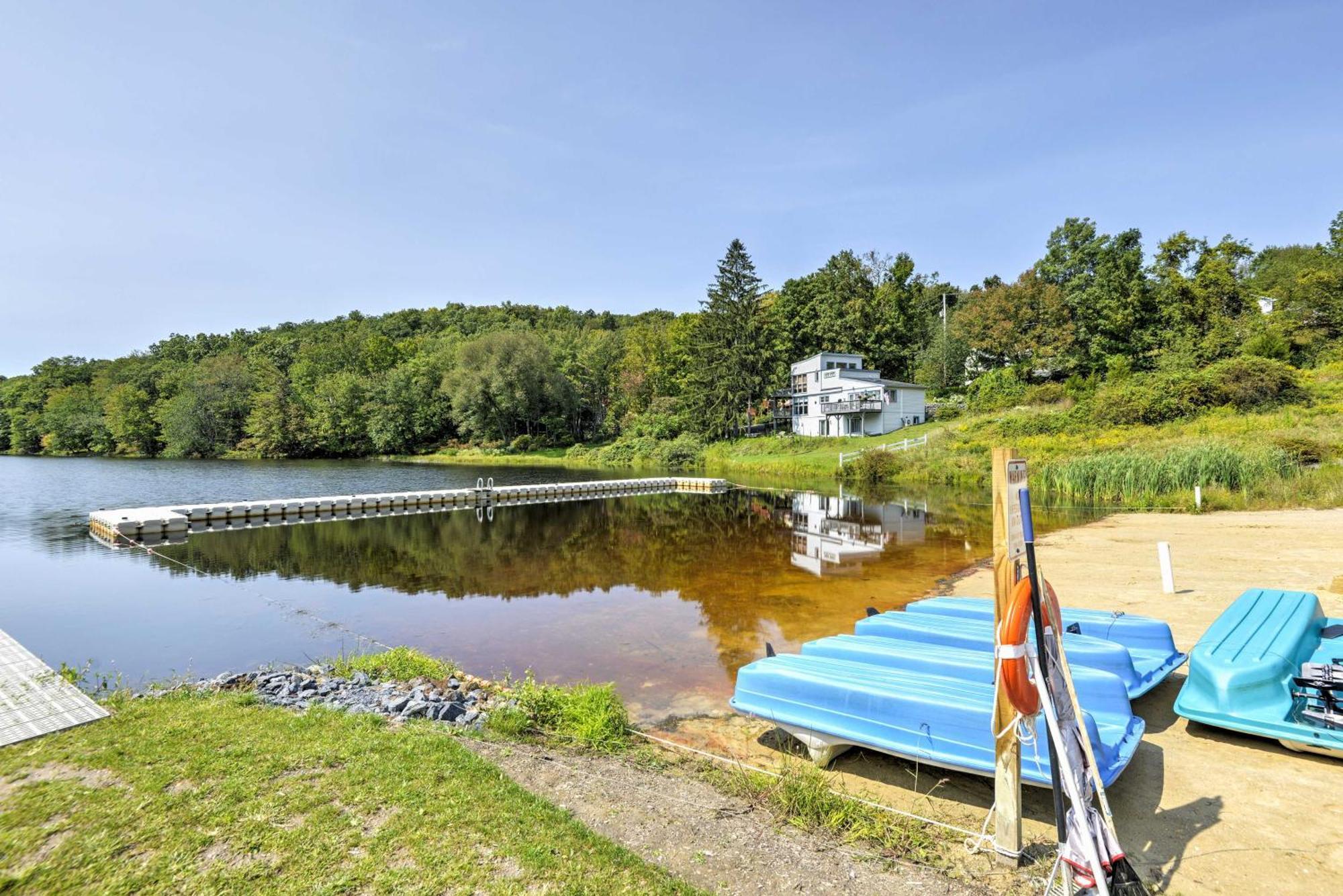 Poconos Family Home - Near Falls With Resort Perks! Bushkill Ngoại thất bức ảnh